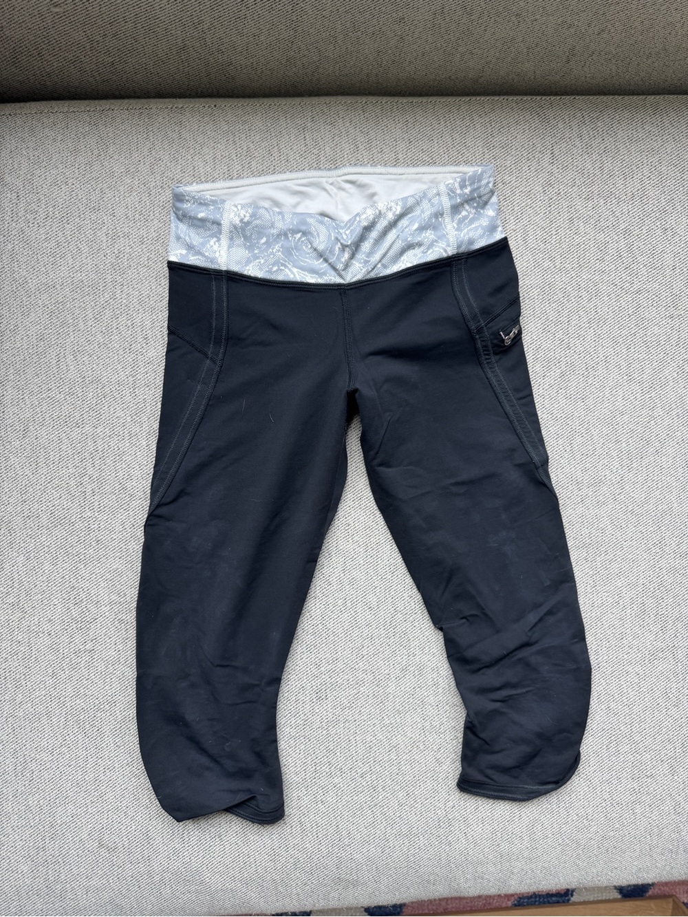 lululemon Black Capri workout Leggings